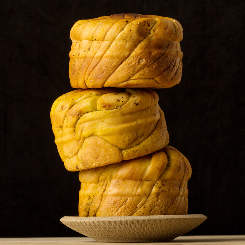 Gansu specialty snacks gourmet one round flower roasted steamed bun slices traditional pastry heart bread steamed buns 5 packs