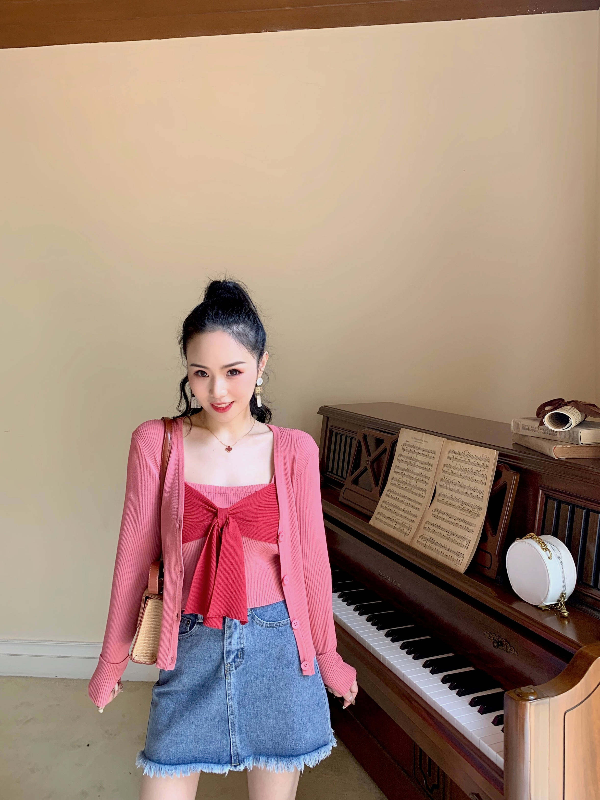 Small denim short skirt female 2020 spring and summer Korean version student high waist bag hip A-line skirt raw edge skirt trend