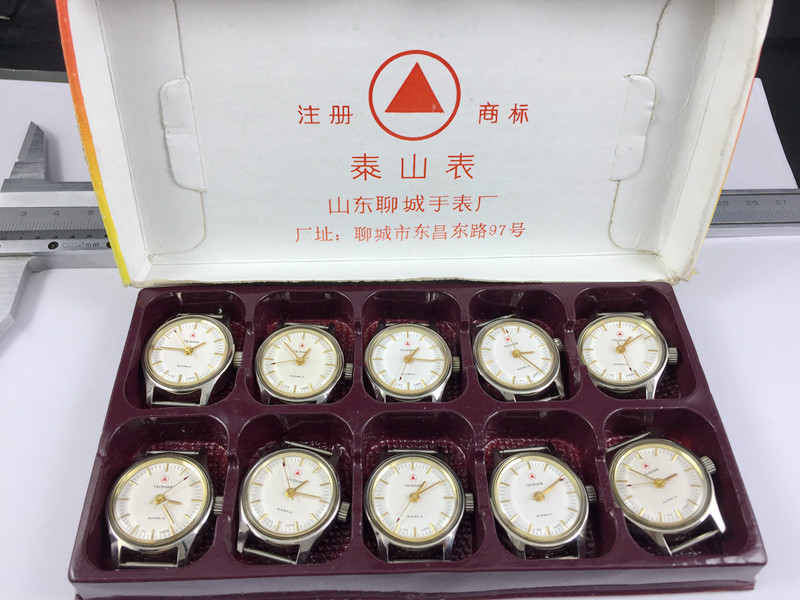 Liaocheng watch factory production Taishan brand Ms. mechanical watch with a diameter of 25mm sent strap 1