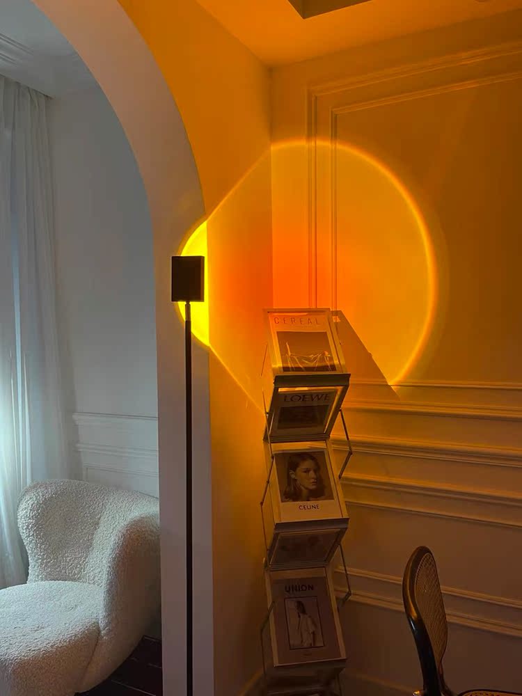 Sunset light Net red photo Sunset light Sunset light Atmosphere Living room Bedroom Creative art Day does not fall Floor lamp