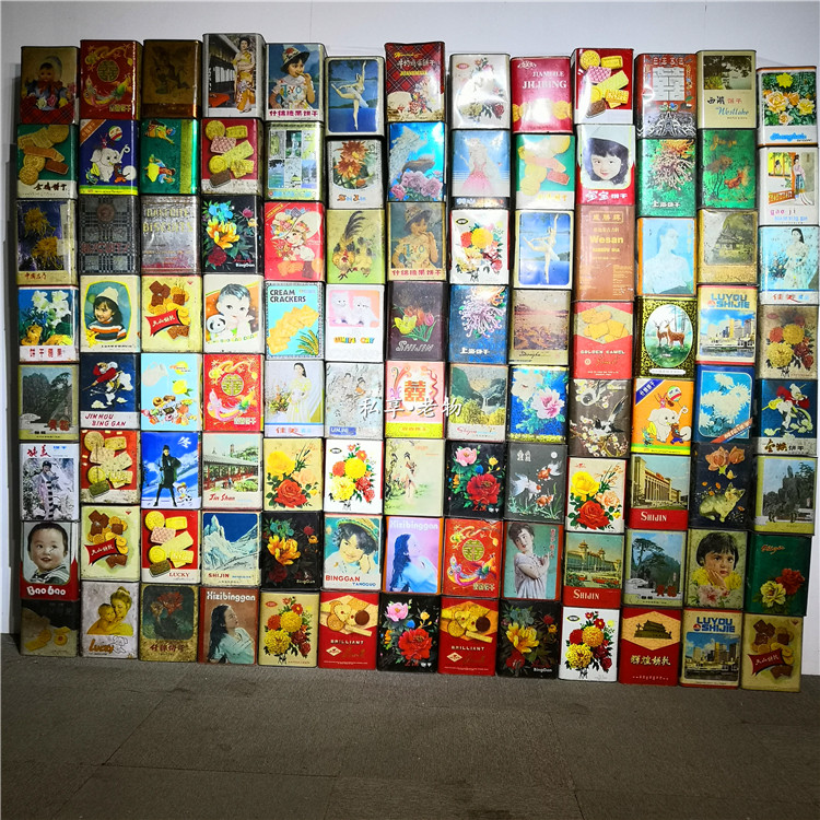 Old-style retro-nostalgic used iron barrel picturesportedly like biscuit box household furnishings collection photography props