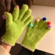 Зеленые шариковые перчатки [плюшевые, без пальцев]