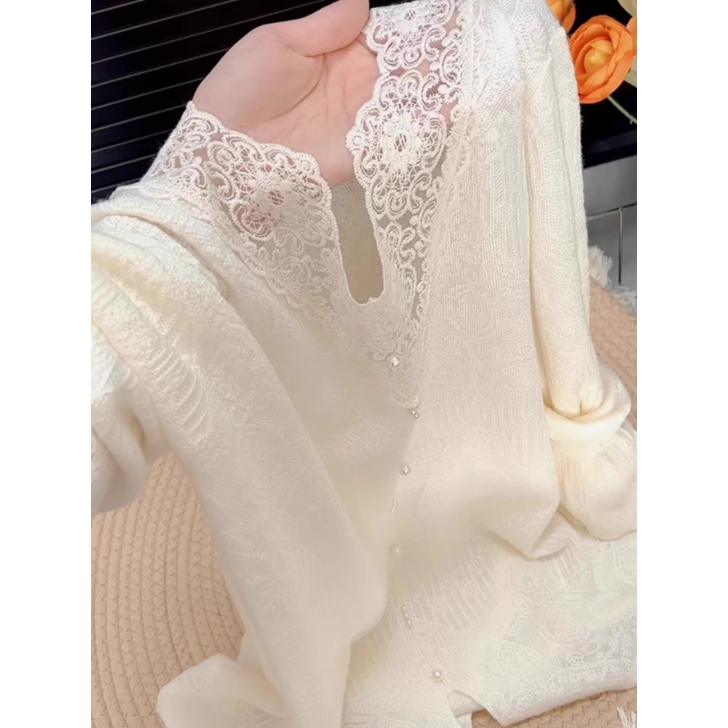 Soft and Delicate Apricot Lace Knit Top with Beaded Design, Versatile and Elegant, Gentle Style, Thin Long-Sleeve Top for Early Autumn 2025