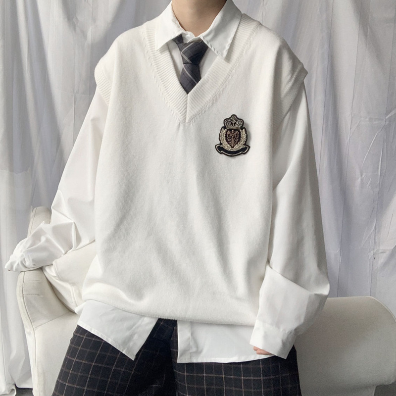 Ueno Original Badge Sweater Autumn Style College Style Knitted Vest for Men, Very Soft Layered V-Neck Sleeveless Sweater