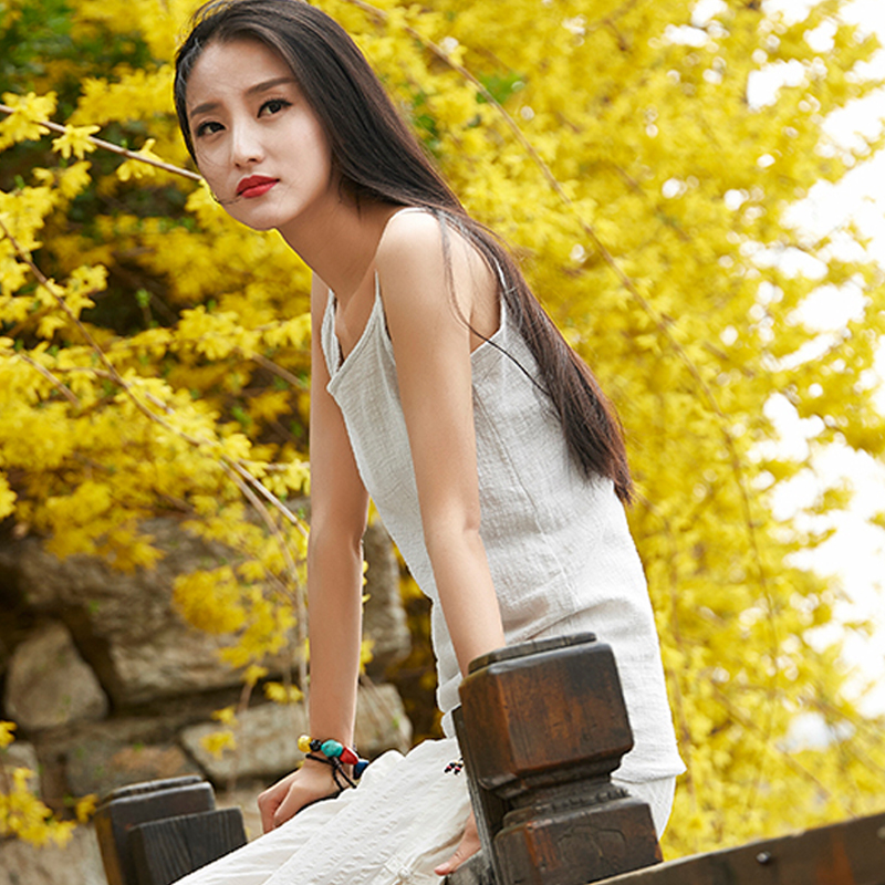 Bottom linen linen shirt cotton numb retro 100 hitch body collarbone chain female small harness vest slats in the undershirt and worn outside