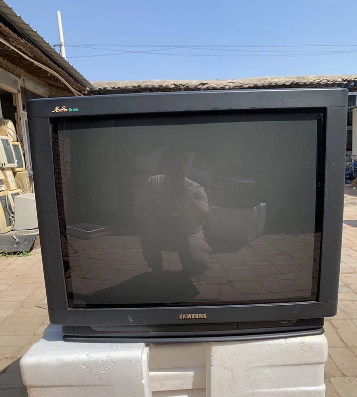 Old-Fashioned Color Televisions Toshiba Sony Panasonic Samsung Famous Brands 21-Inch 25inch 29inch 32inch 34inch