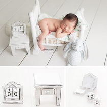Newborn Son Photography Props Calendar Baby Full Moon Photos Photos Photos Photos Photos of the Wooden Pendulum