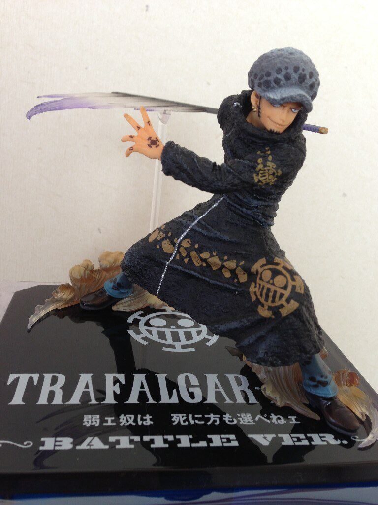 Japan's Bandai ZERO One Piece anime hand model Trafalgarro cut pose straw hat