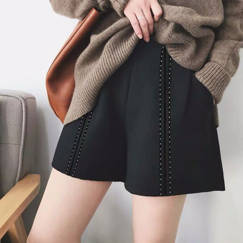 Pregnant women's shorts Women's spring and autumn Korean version loose belly thin autumn and winter wear wool casual all-round belly wide leg pants