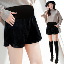 Pregnant womens shorts autumn and winter wear Korean version of foreign style loose belly slim gold velvet casual Joker belly wide wide leg pants