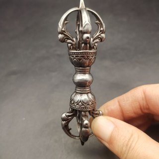 Антикварные предметы: непальский тибетский метеоритный железный инструмент для ритуалов, пятизубая ваджра из небесного железа, портативный ручной инструмент