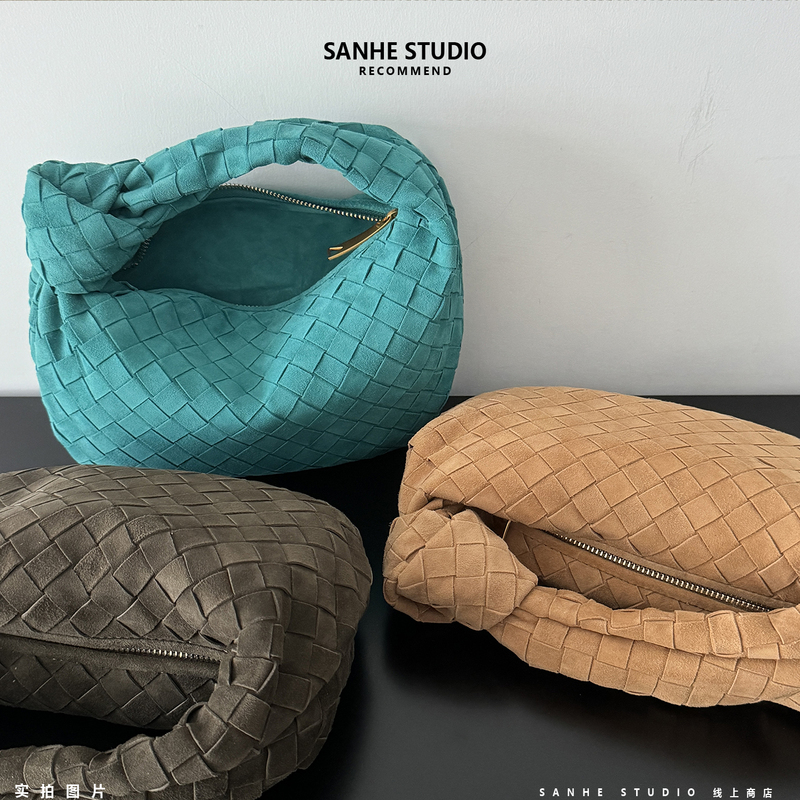 Suede Bag Sanhe New Style Cowhide Melard Series Pleated Cloud Dumpling Bag Twist Bag Hand-Woven Bag Suede Bag Sanhe New Style Cowhide Melard Series Pleated Cloud Dumpling Bag Twist Bag Hand-Woven Bag