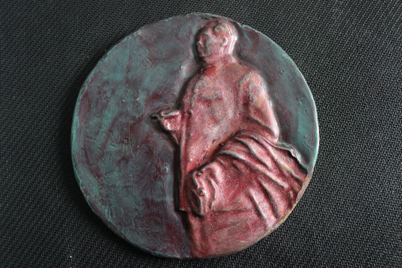 Cultural Revolution Mao Zedong statue rare pure handmade unknown material inspection big chapter 370g 108mm I157