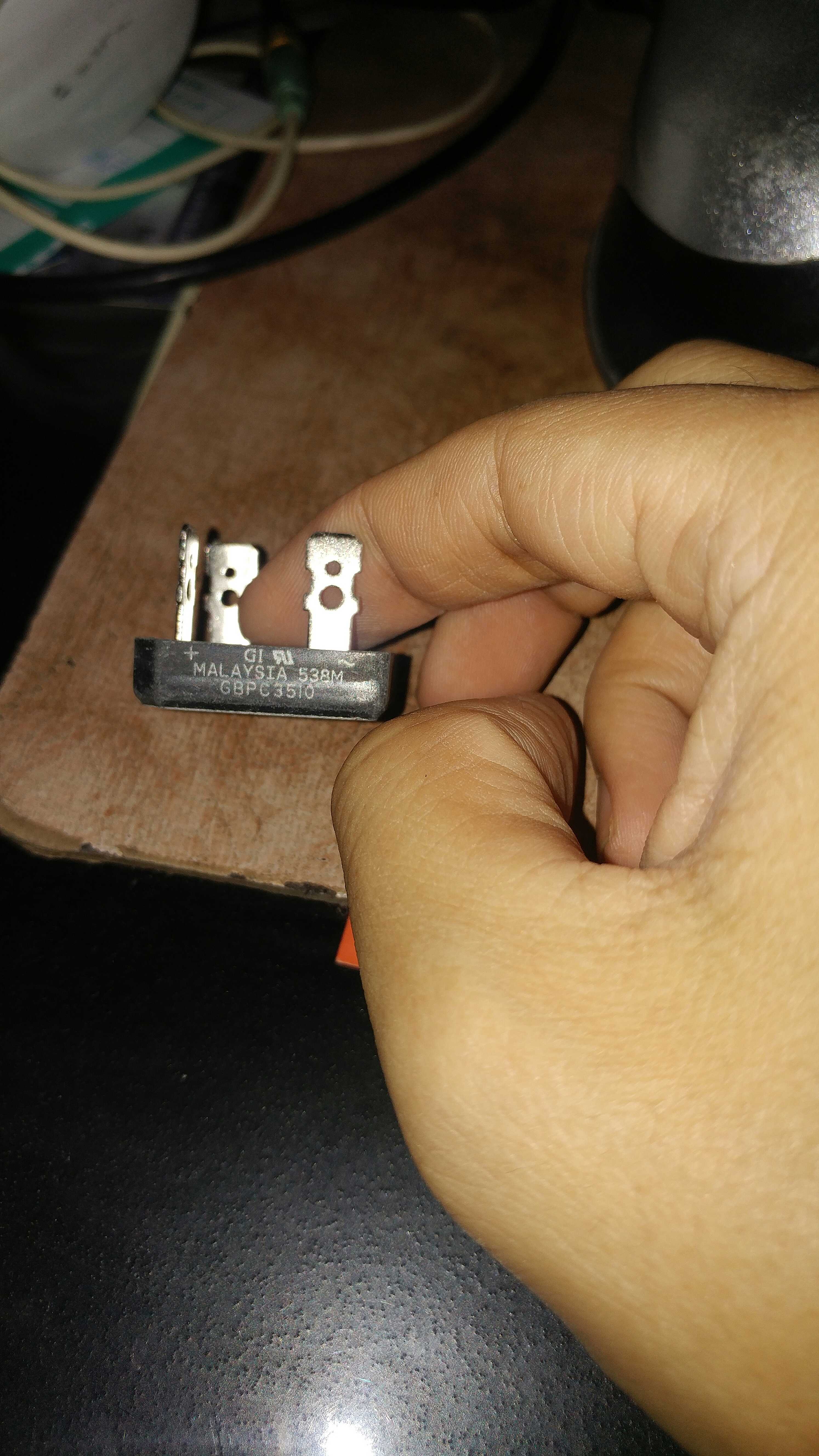 Imported Malaysian GI GBPC3510 4 feet 35A1000V new spot direct shooting