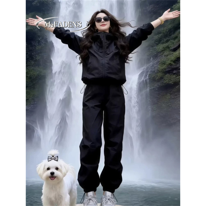 Hong Kong's New Autumn Fashion Casual Suit for Women, Workwear Style Hooded Loose Slimming Jacket and Jogger Pants Two-Piece Set Hong Kong's New Autumn Fashion Casual Suit for Women, Workwear Style Hooded Loose Slimming Jacket and Jogger Pants Two-Piece Set
