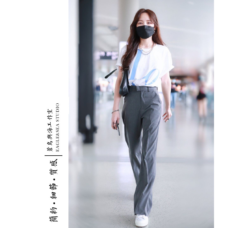 Looks Great with a T-Shirt | Smoke Gray High-Waisted Slimming Straight-Leg Suit Pants for Women, Versatile Long Pants That Flatter the Leg Shape, Suitable for Spring and Summer.