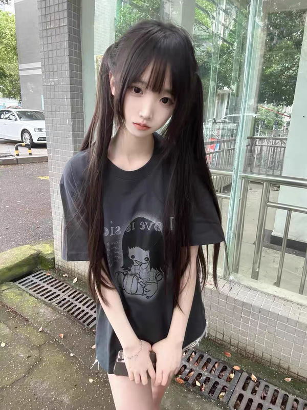 Air Train Old Doll Subculture Short Sleeve T-Shirt for Women, New Summer Style, Black and Gray Cool Round Neck Top Air Train Old Doll Subculture Short Sleeve T-Shirt for Women, New Summer Style, Black and Gray Cool Round Neck Top