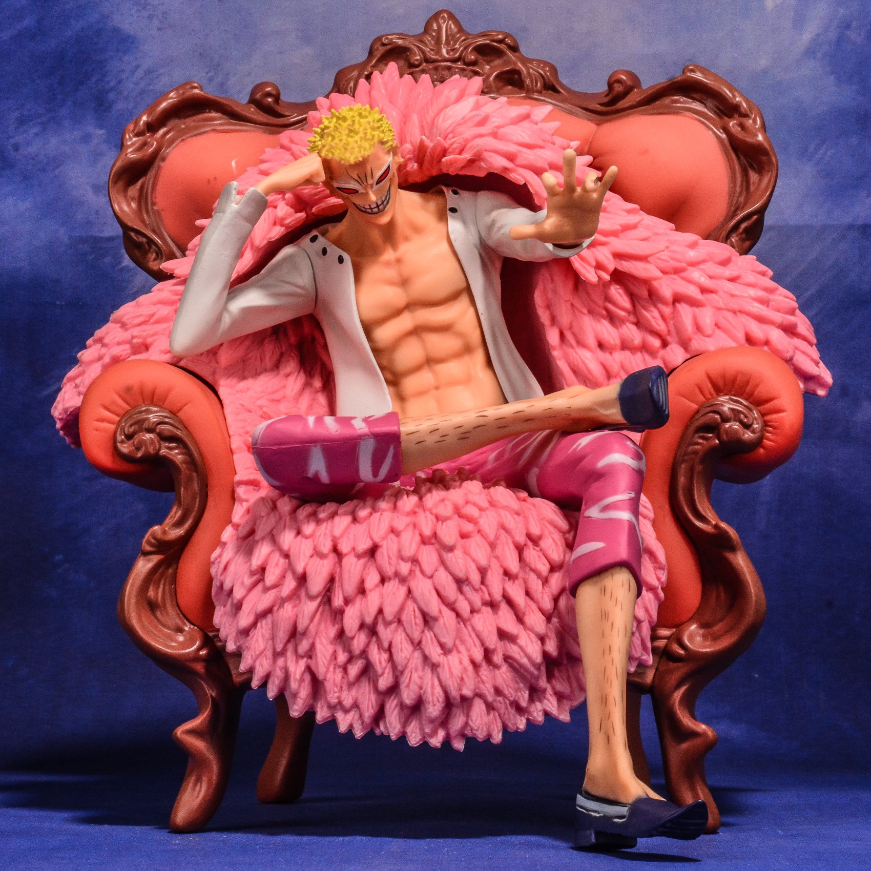 King of Pirates handles Do Francmingo sitting position model for a gift