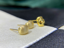 18K gold pea ear drawn matte surface curved surface with simple ear decoration of European and American French gentle and soft ear nails