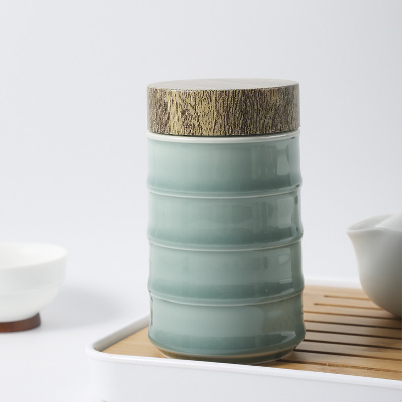 Chinese Sealed Ceramic Thread Tea Can imitated Pear Cover Environmentally Protective Chinese Wind Retro Pu-Hu Tea Green Tea