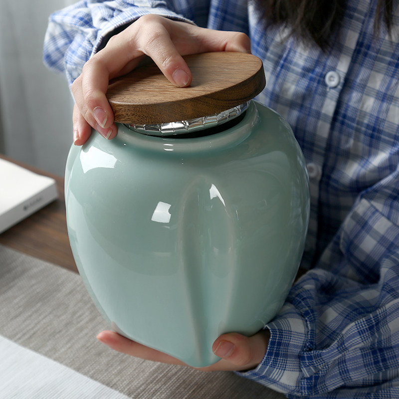 Ceramic one pound tea canned cyanoceramic super-large capacity tea warehouse household large large number large wood cover tea cans storage tank