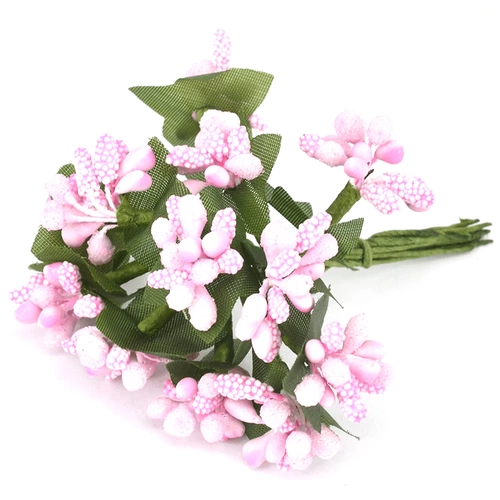 Заявление с чистями цветочных материалов.