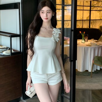 Hollinna Square-Neck Socialite Style T-Shirt for Women, Summer Designer Niche High-End Sleeveless Top, Feminine and Waist-Cinching