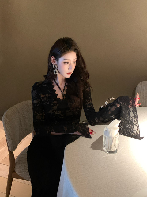 Hollin Hollow Lace Blouse for Women Spring and Autumn 2025 New V-Neck Socialite Style Sexy Girl Slightly See-Through Slimming Top