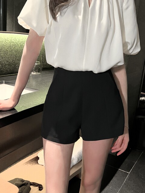 Hollin Black Versatile Suit Shorts Women's 2025 Summer New Slim Fashion High Waisted Wide Leg Pants Women