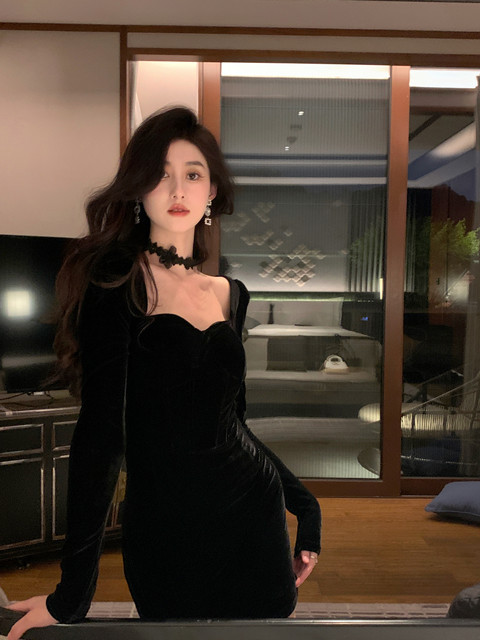 Hollinna Black Dress for Women, Autumn and Winter 2025 New Model, Elegant High-End Velvet Bodycon Slip Dress