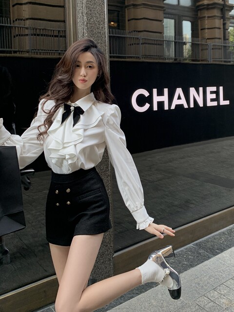 Hollin's Design-Focused, Niche Satin Bow-Tie Base Shirt for Women, Spring and Autumn French-Style High-End White Shirt