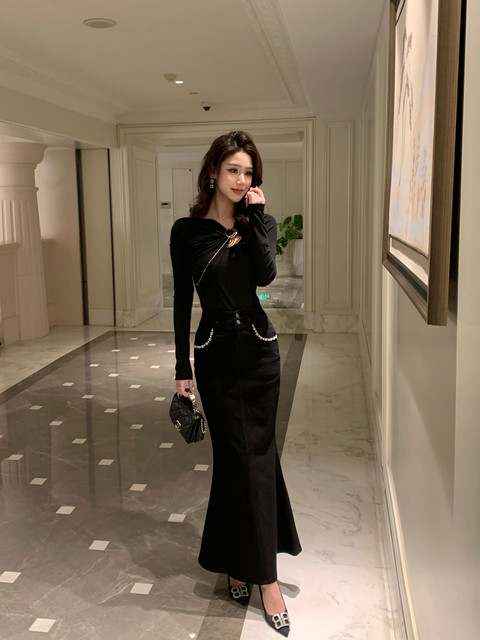 Hollin Diamond Chain Black Denim Skirt for Women Spring and Autumn 2025 New High-Waisted Ruffled Mid-Length Skirt Fishtail Skirt