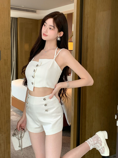 Hollin[Silhouette]Niche Designer Shorts Suit Women's Summer Petite Sweet and Spicy Suspender Two-Piece Set
