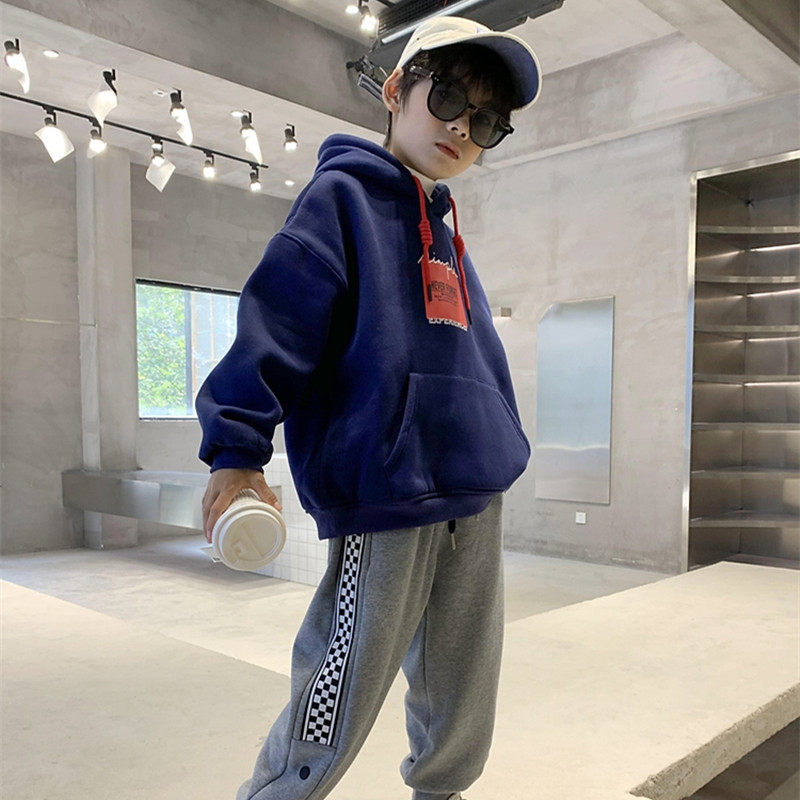Boys sweater thickened spring and autumn style 2022 new boy winter jacket western style children's winter bottoming shirt tide