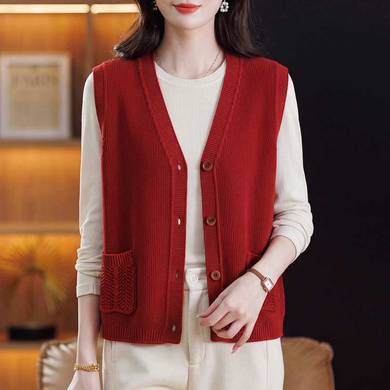 Spring and Autumn Red V-Neck Knitted Vest for Women, Short Cardigan, Versatile and Stylish Sweater Vest Jacket