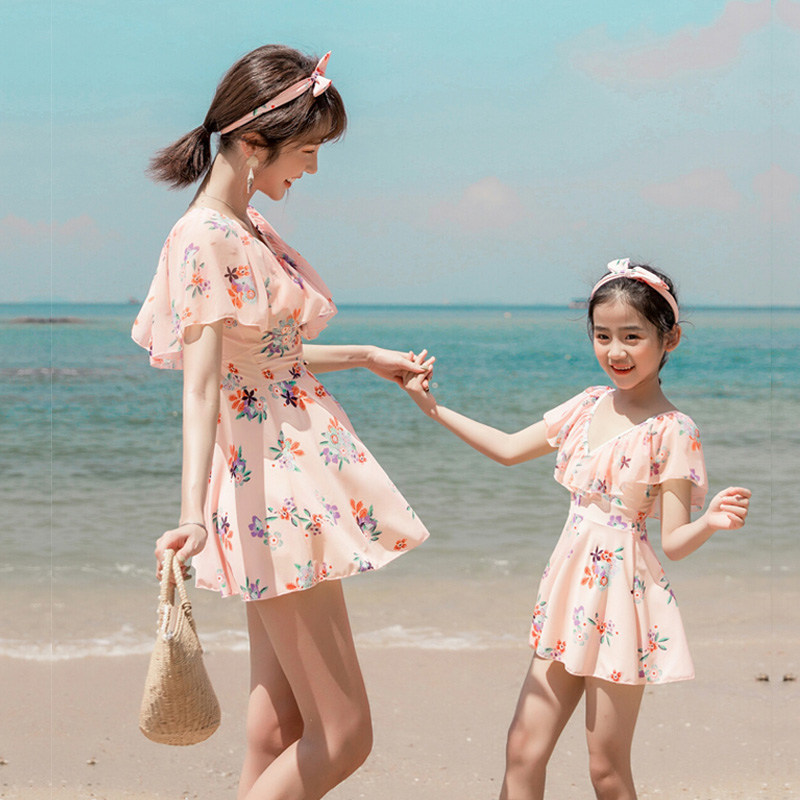 Spa parent-child swimsuit women's female hyphens Dress Four-corner Pants Cute Children Swimsuit in children's baby swimsuit