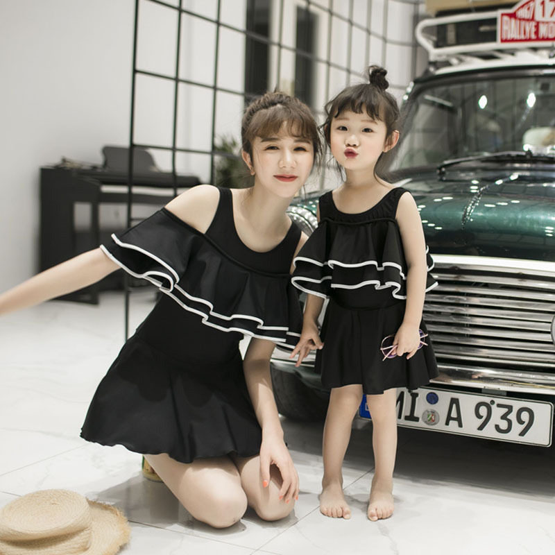 Parent-child swimsuit Mother-daughter one-piece flat angle plus size thin Korean off-the-shoulder children's swimsuit Parent-child swimsuit black