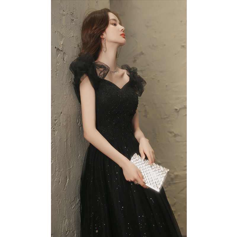 2026年宴会小晚礼服裙，黑色显瘦款女生必选吗？