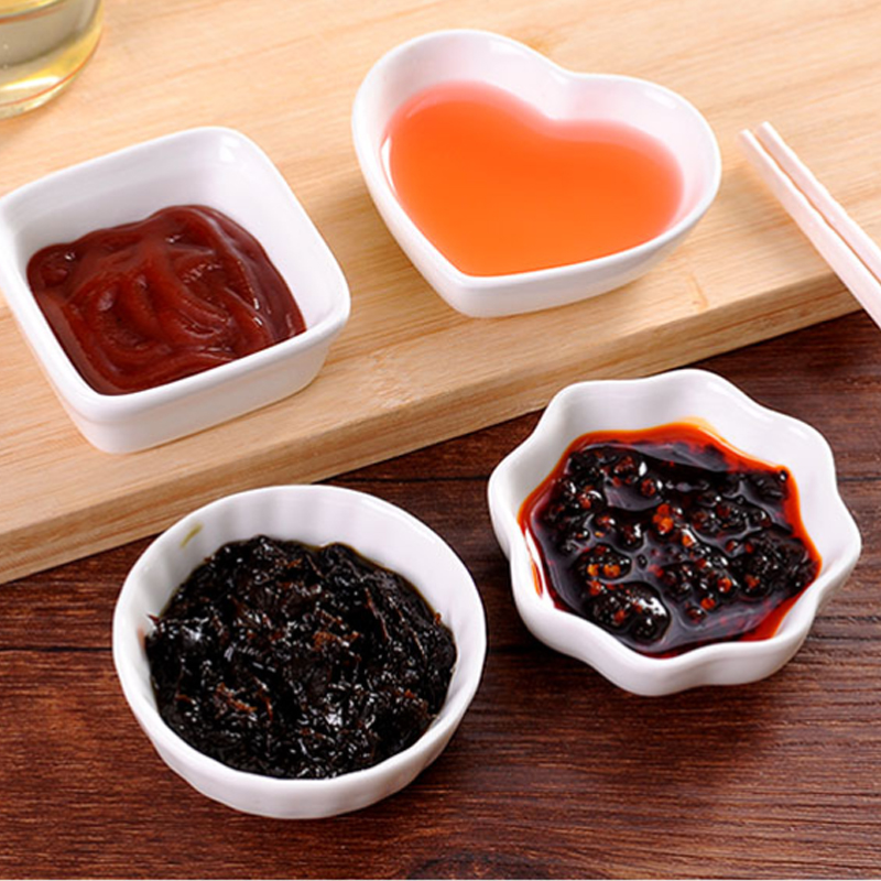 Ceramic small dish Japanese tableware vinegar dish soy sauce dish seasoning dish bone dish dish creative snack plate