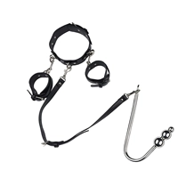 Наручники воротника содержат три -мякольные анальные крючки