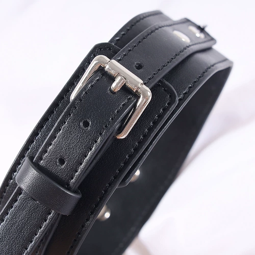 Интересный на заднем дворе анальный крюк.