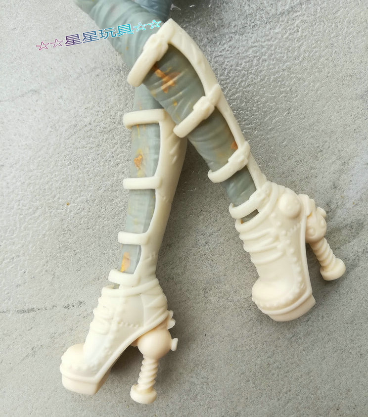 Chính hãng con quái vật cao quái vật trường trung học cổ tích trường trung học búp bê phiên bản cũ phụ kiện giày dép đa dạng búp bê bjd