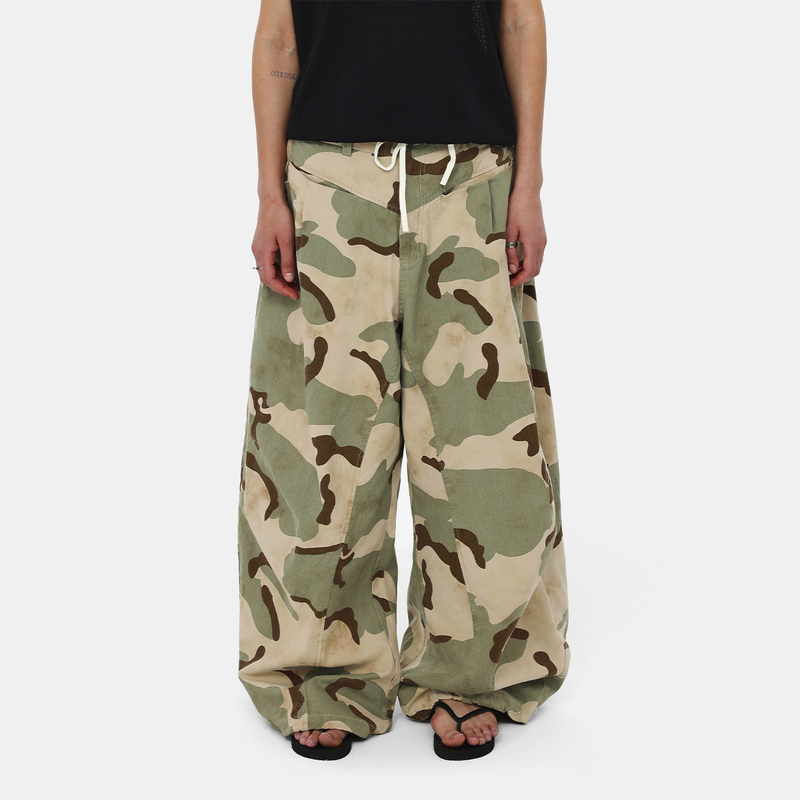 Esat Camouflage Silhouette Pleated Front Pocket Thin Scimitar Casual Pants