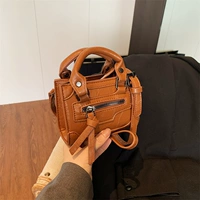 Коричневая подвеска