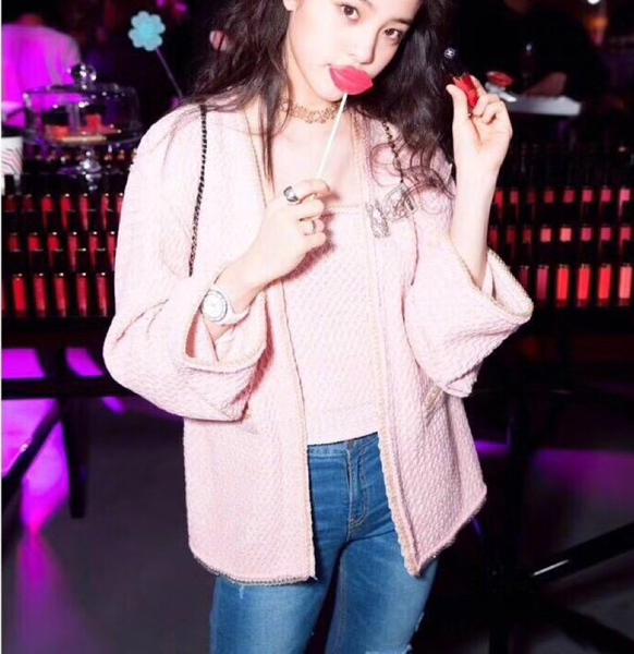 (Tonic) knit has always been an advantage teaser for a long time Barbie powder woven jacket small vest