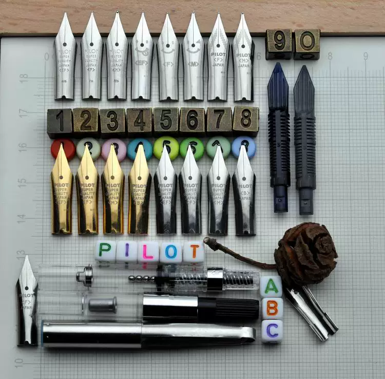 Карандаш или ручка? actually input: "Pen, genuine accessories, 88G, 78G" - translate literally: "Ручка, подлинные аксессуары, 88G, 78G"