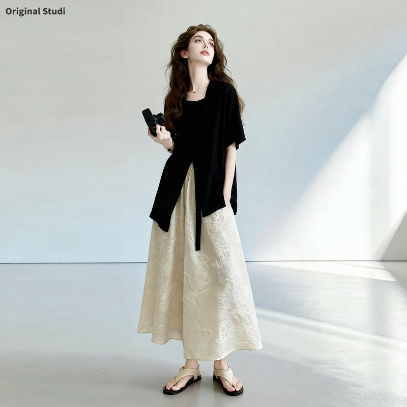 Unique and Beautiful Black T-Shirt and Wide-Leg Culottes Two-Piece Set for Women, Summer 2026 New Style, Relaxed and Casual Fashion Suit