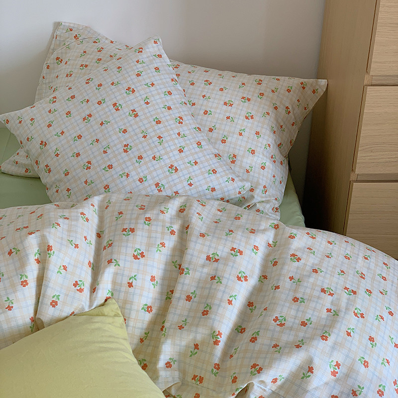 (Home Pose) Pure Girl Sensation Pure Cotton Bed Goods Small Crummy Flowers Three-Four Pieces Sleeve SS Front Sheet Quilt Cover