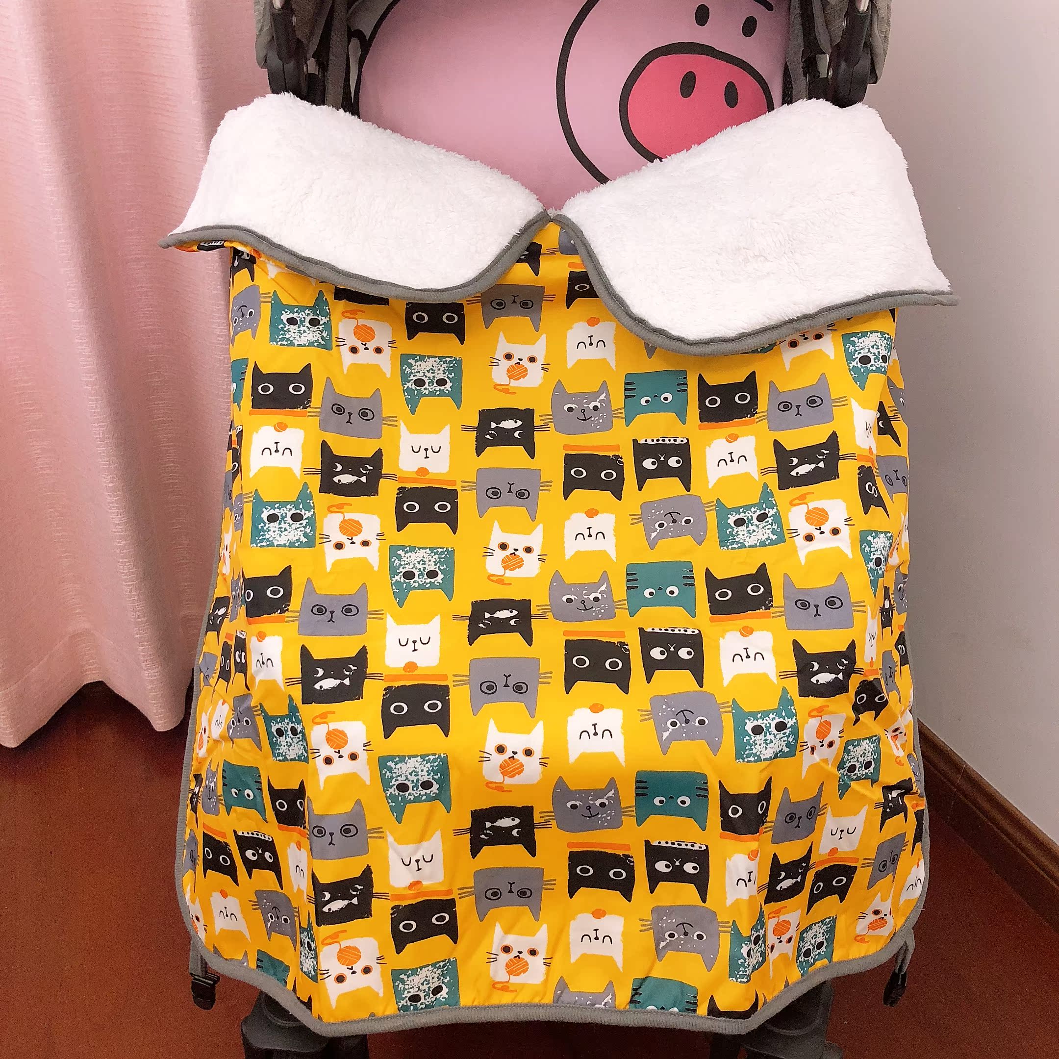 Children's autumn and winter multi-purpose blanket cart blanket Baby holding baby bag Waist stool Wind and rain baby holding blanket package thickened