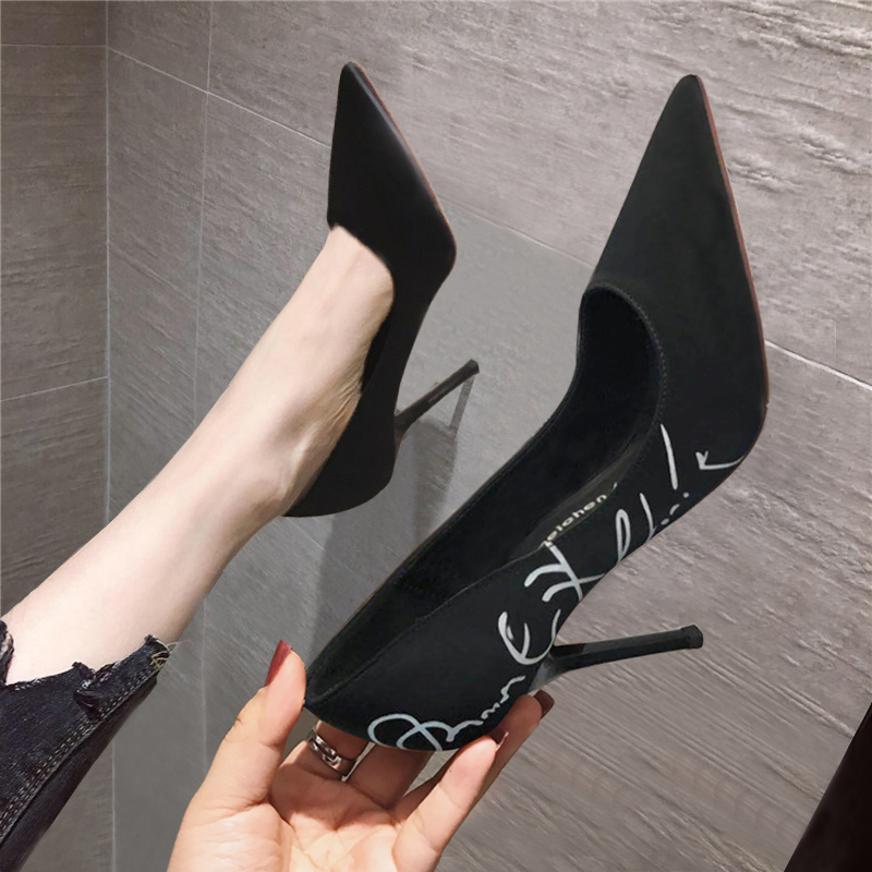 2022 Spring new online red-French-style teenage girl high heels and pointy sexy little fresh black single shoe summer